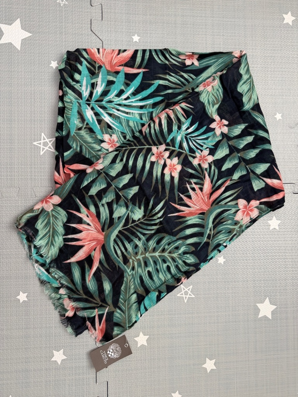 ⚡️FLASH SALE⚡️NWT Vince Camuto - Tropical Scarf